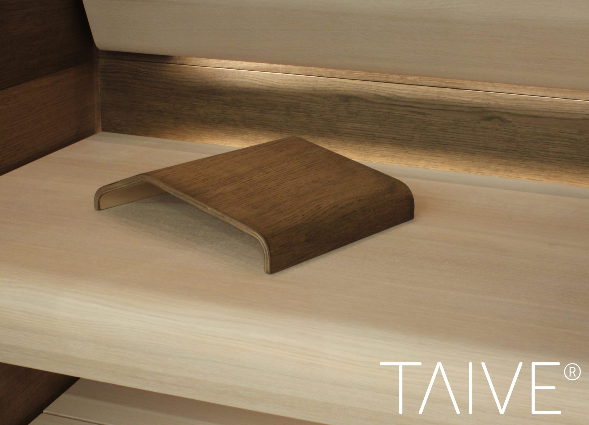 Cariitin Taive niskatuki lauteilla.