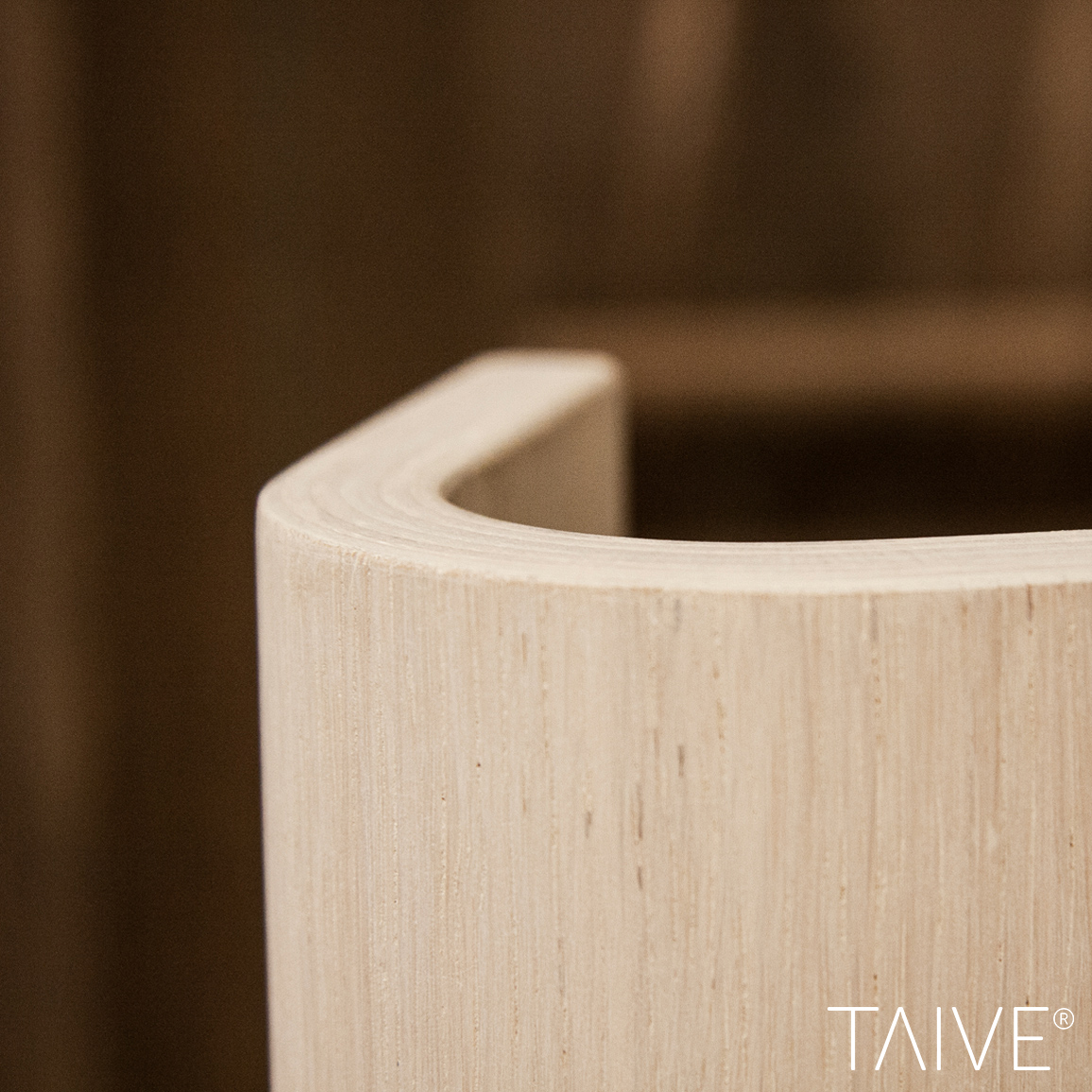 Taive saunan oven vedin lähikuvassa